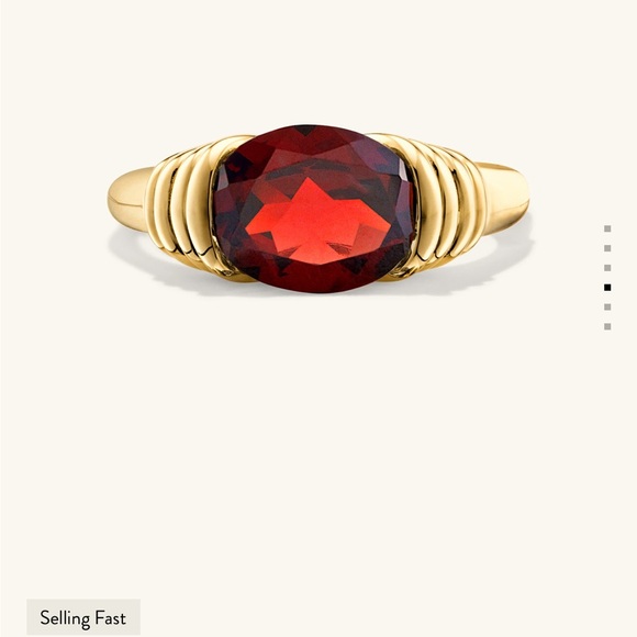 Mejuri Heirloom 14K Gold Ring - Garnet - Picture 3 of 9